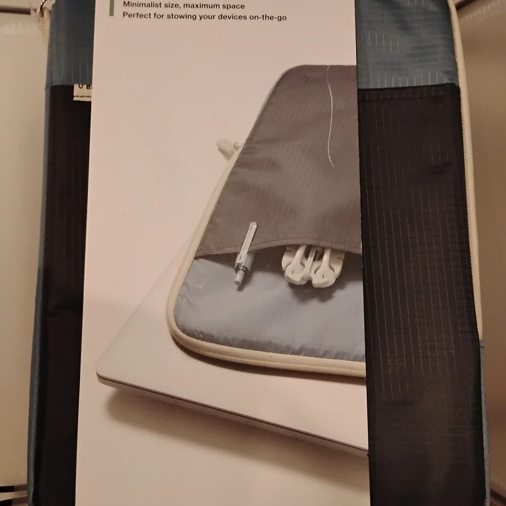 New Compact Blue Tablet Sleeve Laptop Pouch Ideal For Laptop Up to 14in Screen